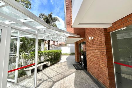 Apartamento à venda com 123m², 4 quartos e 2 vagas Apartamento à venda com 123m², 4 quartos e 2 vagasHall de entrada