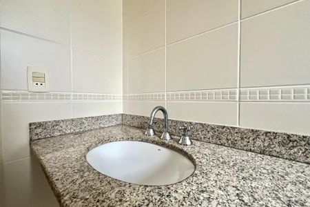 Apartamento à venda com 123m², 4 quartos e 2 vagas Apartamento à venda com 123m², 4 quartos e 2 vagasBanheiro da Suíte 1