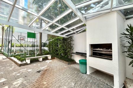 Apartamento à venda com 123m², 4 quartos e 2 vagas Apartamento à venda com 123m², 4 quartos e 2 vagasÁrea comum - Churrasqueira