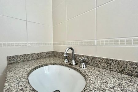 Apartamento à venda com 123m², 4 quartos e 2 vagas Apartamento à venda com 123m², 4 quartos e 2 vagasBanheiro da Suíte 2