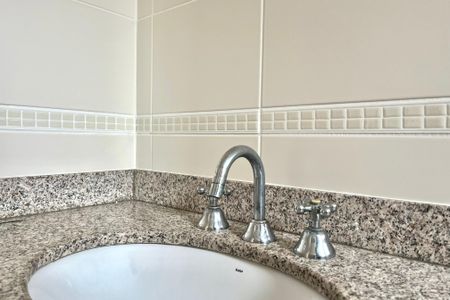 Apartamento à venda com 123m², 4 quartos e 2 vagas Apartamento à venda com 123m², 4 quartos e 2 vagasBanheiro da Suíte 1