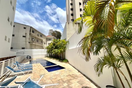 Apartamento à venda com 123m², 4 quartos e 2 vagas Apartamento à venda com 123m², 4 quartos e 2 vagasÁrea comum - Piscina