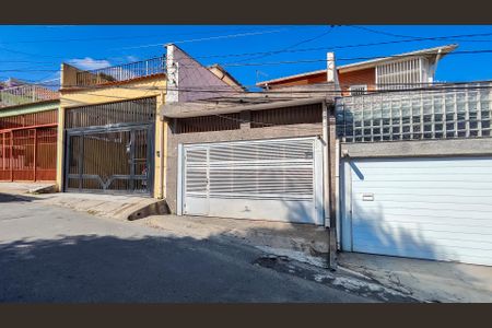 Casa à venda com 230m², 3 quartos e 2 vagasFachada