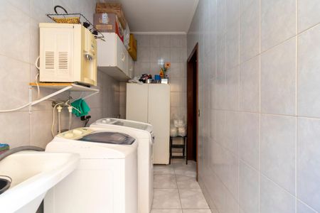 Casa à venda com 230m², 3 quartos e 2 vagasÁrea de Serviço