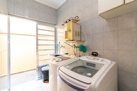 Casa à venda com 230m², 3 quartos e 2 vagasÁrea de Serviço