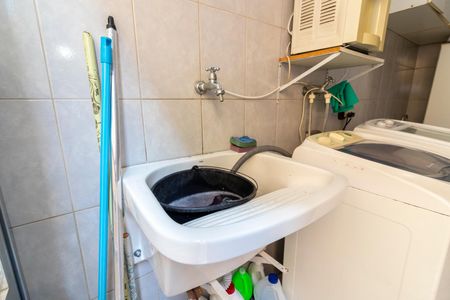 Casa à venda com 230m², 3 quartos e 2 vagasÁrea de Serviço