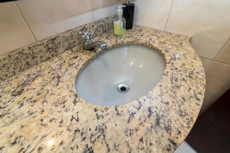 Casa à venda com 230m², 3 quartos e 2 vagasBanheiro da Suíte 2