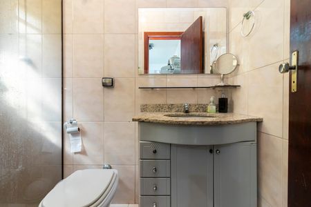 Casa à venda com 230m², 3 quartos e 2 vagasBanheiro da Suíte 2