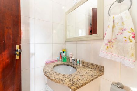 Casa à venda com 230m², 3 quartos e 2 vagasBanheiro da Suíte 1