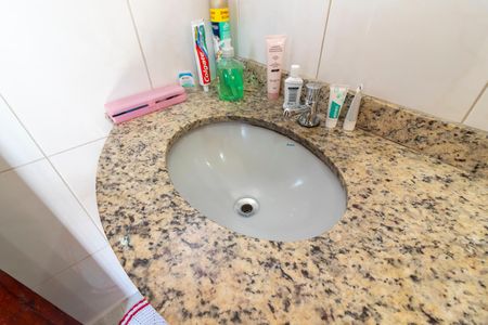 Casa à venda com 230m², 3 quartos e 2 vagasBanheiro da Suíte 1