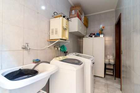 Casa à venda com 230m², 3 quartos e 2 vagasÁrea de Serviço