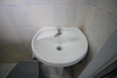 Casa para alugar com 80m², 1 quarto e 1 vaga Casa para alugar com 80m², 1 quarto e 1 vagaBanheiro