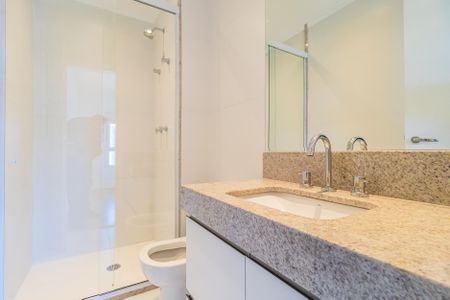 Apartamento à venda com 387m², 4 quartos e 4 vagas Apartamento à venda com 387m², 4 quartos e 4 vagasBanheiro da Suíte 4