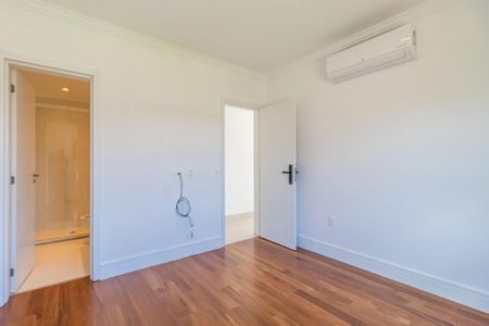 Apartamento à venda com 387m², 4 quartos e 4 vagas Apartamento à venda com 387m², 4 quartos e 4 vagasSuíte 4