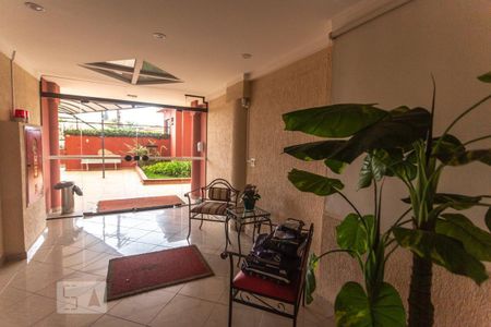 Apartamento à venda com 84m², 3 quartos e 2 vagas Apartamento à venda com 84m², 3 quartos e 2 vagasÁrea comum - Hall