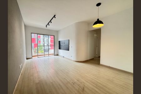 Apartamento para alugar com 76m², 3 quartos e 1 vaga Apartamento para alugar com 76m², 3 quartos e 1 vagaSala