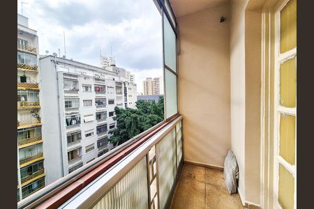 Apartamento à venda com 42m², 1 quarto e sem vaga Apartamento à venda com 42m², 1 quarto e sem vagaSacada/Lavandeira