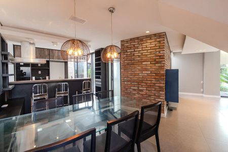 Casa de condomínio à venda com 245m², 3 quartos e 2 vagas Casa de condomínio à venda com 245m², 3 quartos e 2 vagasCozinha