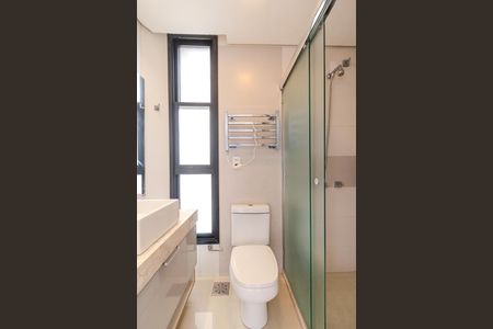Casa de condomínio à venda com 245m², 3 quartos e 2 vagas Casa de condomínio à venda com 245m², 3 quartos e 2 vagasBanheiro da Suíte 1