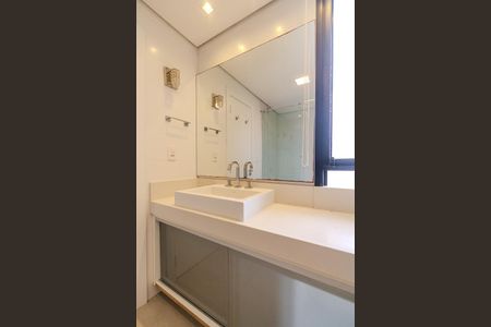 Casa de condomínio à venda com 245m², 3 quartos e 2 vagas Casa de condomínio à venda com 245m², 3 quartos e 2 vagasBanheiro da Suíte 3