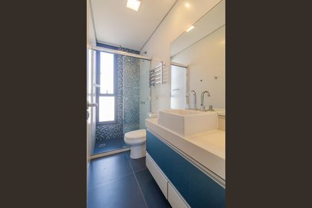 Casa de condomínio à venda com 245m², 3 quartos e 2 vagas Casa de condomínio à venda com 245m², 3 quartos e 2 vagasBanheiro Suíte 2