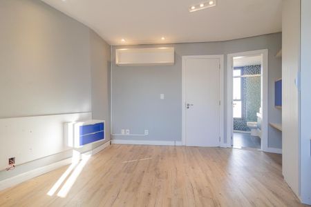 Casa de condomínio à venda com 245m², 3 quartos e 2 vagas Casa de condomínio à venda com 245m², 3 quartos e 2 vagasSuíte 2