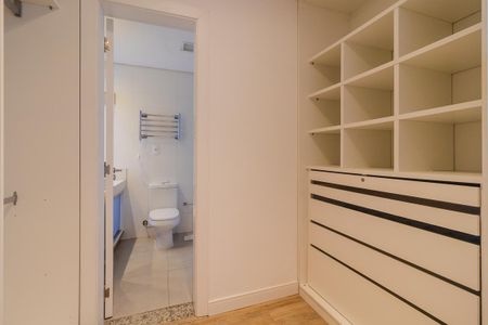 Casa de condomínio à venda com 245m², 3 quartos e 2 vagas Casa de condomínio à venda com 245m², 3 quartos e 2 vagasSuíte 1