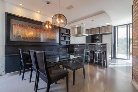 Casa de condomínio à venda com 245m², 3 quartos e 2 vagas Casa de condomínio à venda com 245m², 3 quartos e 2 vagasSala