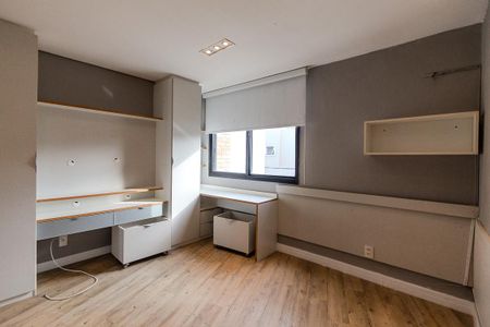 Casa de condomínio à venda com 245m², 3 quartos e 2 vagas Casa de condomínio à venda com 245m², 3 quartos e 2 vagasSuíte 2