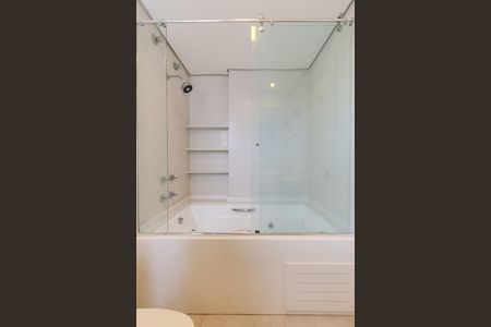 Casa de condomínio à venda com 245m², 3 quartos e 2 vagas Casa de condomínio à venda com 245m², 3 quartos e 2 vagasBanheiro da Suíte 3