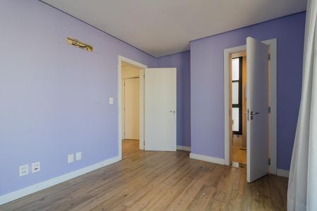 Casa de condomínio à venda com 245m², 3 quartos e 2 vagas Casa de condomínio à venda com 245m², 3 quartos e 2 vagasSuíte 3