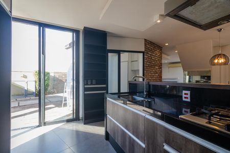 Casa de condomínio à venda com 245m², 3 quartos e 2 vagas Casa de condomínio à venda com 245m², 3 quartos e 2 vagasCozinha