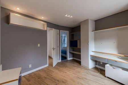 Casa de condomínio à venda com 245m², 3 quartos e 2 vagas Casa de condomínio à venda com 245m², 3 quartos e 2 vagasSuíte 2