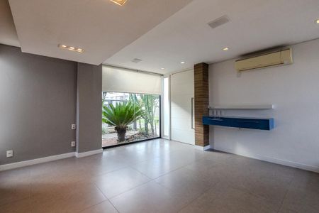 Sala  de casa de condomínio para alugar com 3 quartos, 245m² em Hípica, Porto Alegre