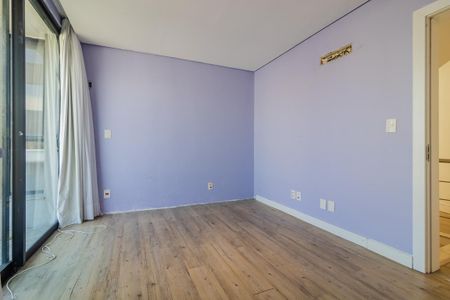 Casa de condomínio à venda com 245m², 3 quartos e 2 vagas Casa de condomínio à venda com 245m², 3 quartos e 2 vagasSuíte 3