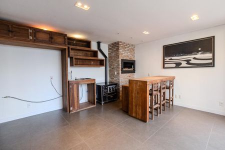 Casa de condomínio à venda com 245m², 3 quartos e 2 vagas Casa de condomínio à venda com 245m², 3 quartos e 2 vagasChurrasqueira