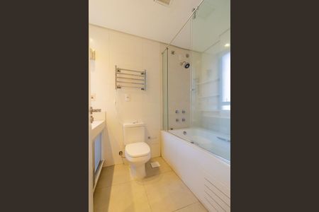 Casa de condomínio à venda com 245m², 3 quartos e 2 vagas Casa de condomínio à venda com 245m², 3 quartos e 2 vagasBanheiro Suíte 1