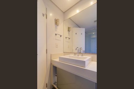 Casa de condomínio à venda com 245m², 3 quartos e 2 vagas Casa de condomínio à venda com 245m², 3 quartos e 2 vagasBanheiro Suíte 1