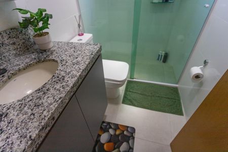 Apartamento à venda com 64m², 2 quartos e 1 vaga Apartamento à venda com 64m², 2 quartos e 1 vagaBanheiro