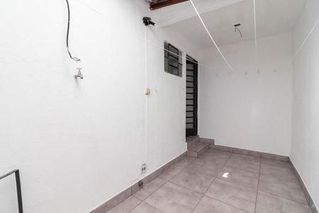 Casa para alugar com 110m², 2 quartos e sem vaga Casa para alugar com 110m², 2 quartos e sem vagaQuintal