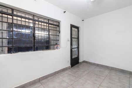 Casa para alugar com 110m², 2 quartos e sem vaga Casa para alugar com 110m², 2 quartos e sem vagaSala