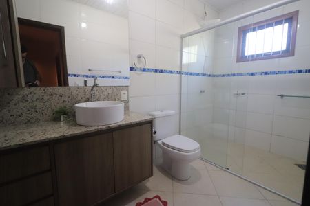 Casa à venda com 140m², 3 quartos e 2 vagasBanheiro