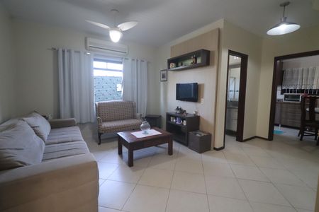 Sala de casa à venda com 3 quartos, 140m² em Ouro Branco, Novo Hamburgo