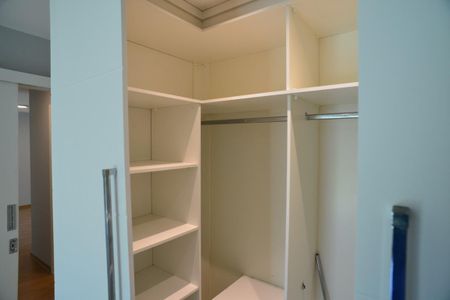 Apartamento para alugar com 105m², 2 quartos e 2 vagas Apartamento para alugar com 105m², 2 quartos e 2 vagasCloset