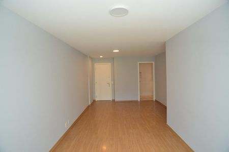 Sala de apartamento para alugar com 2 quartos, 105m² em Barra da Tijuca, Rio de Janeiro