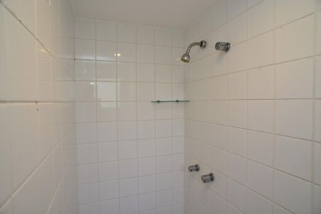Apartamento para alugar com 105m², 2 quartos e 2 vagas Apartamento para alugar com 105m², 2 quartos e 2 vagasBanheiro de Serviço