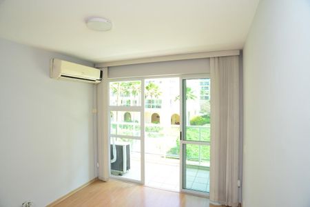 Sala de apartamento para alugar com 2 quartos, 105m² em Barra da Tijuca, Rio de Janeiro