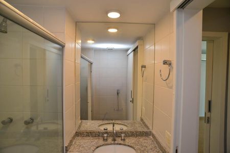 Apartamento para alugar com 105m², 2 quartos e 2 vagas Apartamento para alugar com 105m², 2 quartos e 2 vagasBanheiro Social