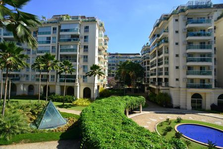 Apartamento para alugar com 105m², 2 quartos e 2 vagas Apartamento para alugar com 105m², 2 quartos e 2 vagasVaranda