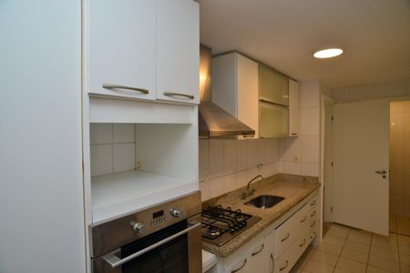 Apartamento para alugar com 105m², 2 quartos e 2 vagas Apartamento para alugar com 105m², 2 quartos e 2 vagasCozinha